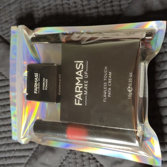 Farmasi make up combo - Picture 10 of 10